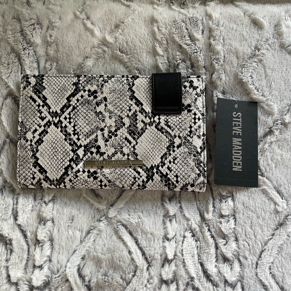 NWT Steve Madden Snakeskin Wallet